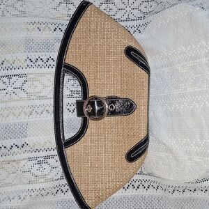 Maximum straw and leather handbag